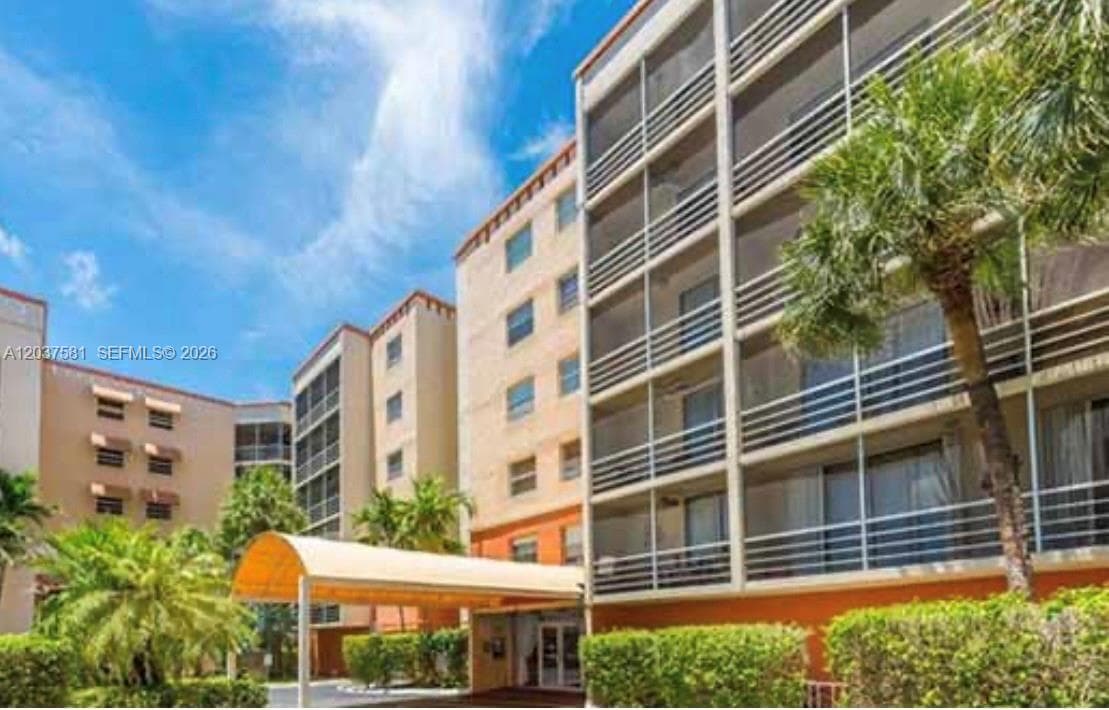 CARLTON BAY CONDO · #5-T in North Miami Beach - Photo 1