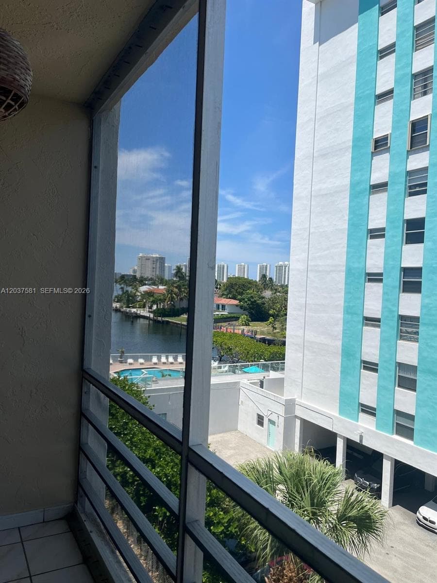 CARLTON BAY CONDO · #5-T in North Miami Beach - Photo 14