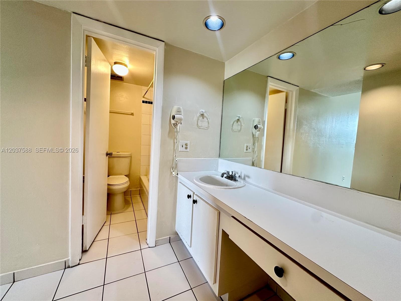 Sandalwood Condo Apts · #315 in Miami - Photo 9