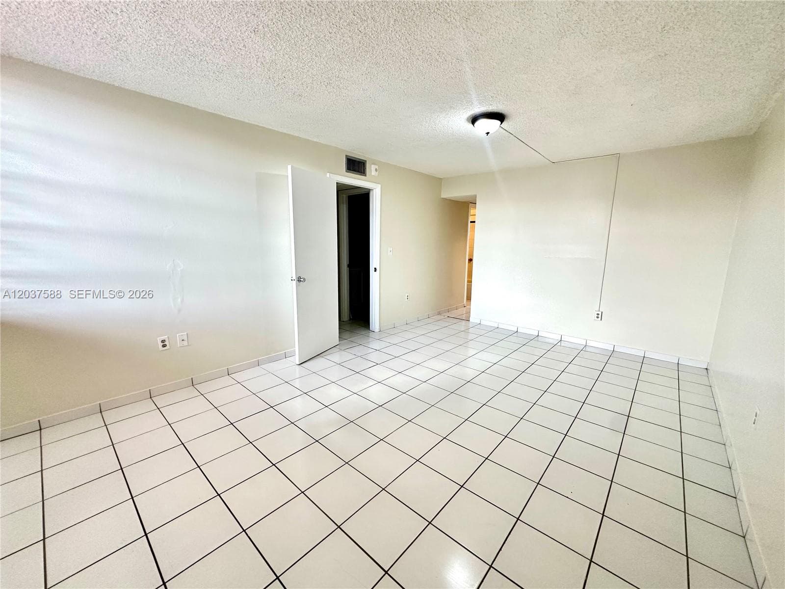 Sandalwood Condo Apts · #315 in Miami - Photo 4