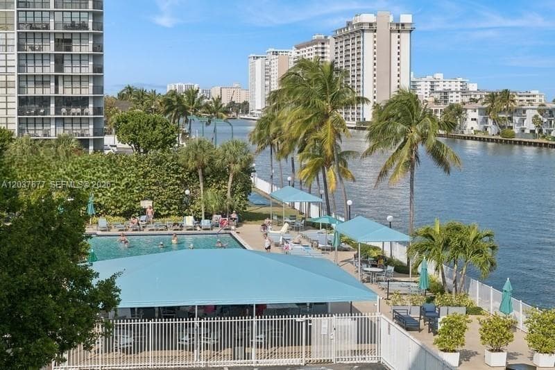 OCEANVIEW PARK CONDO · #1018 in Hallandale Beach - Photo 32