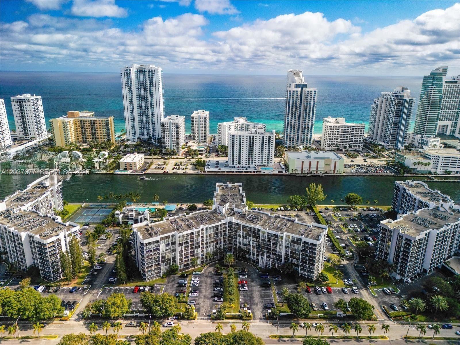 OCEANVIEW PARK CONDO · #1018 in Hallandale Beach - Photo 25