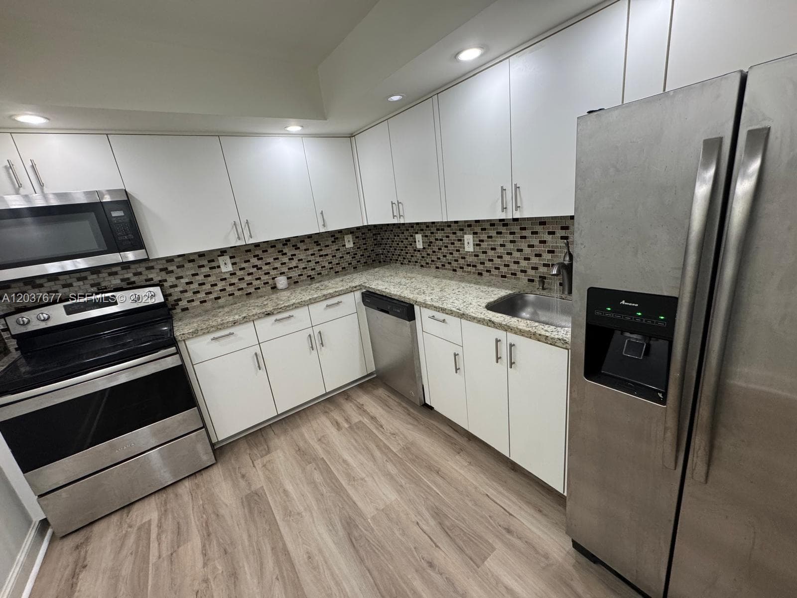 OCEANVIEW PARK CONDO · #1018 in Hallandale Beach - Photo 21