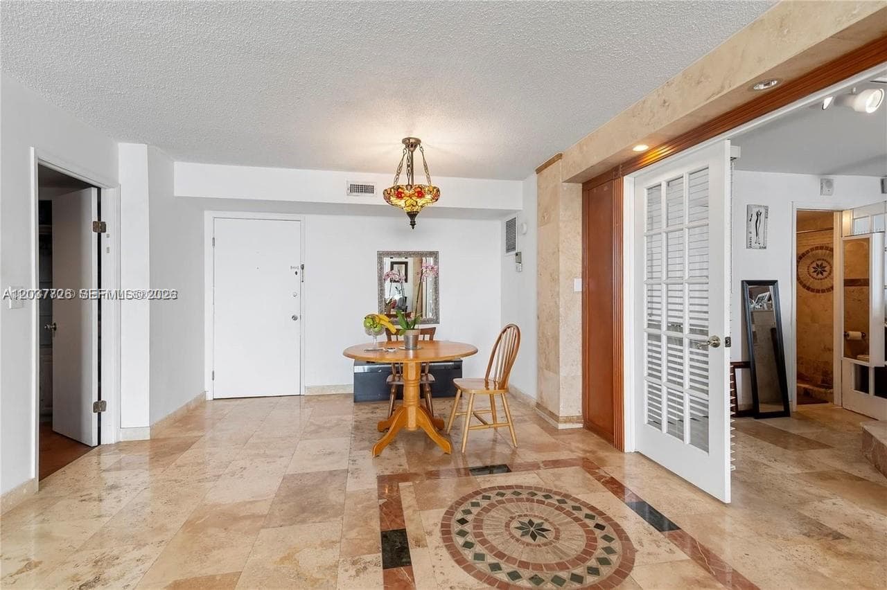STRATFORT HOUSE · #803 in North Miami Beach - Photo 13
