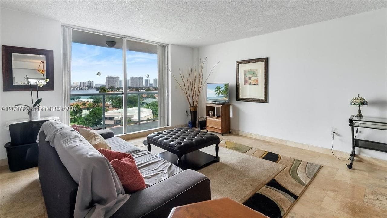 STRATFORT HOUSE · #803 in North Miami Beach - Photo 17