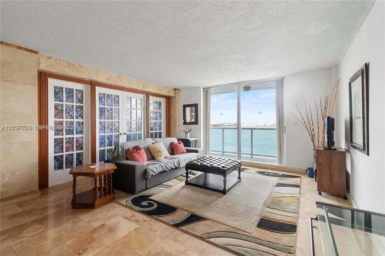 STRATFORT HOUSE · #803 in North Miami Beach - Photo 16