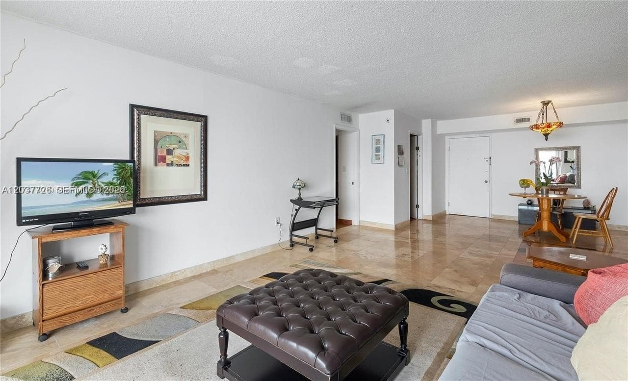 STRATFORT HOUSE · #803 in North Miami Beach - Photo 12