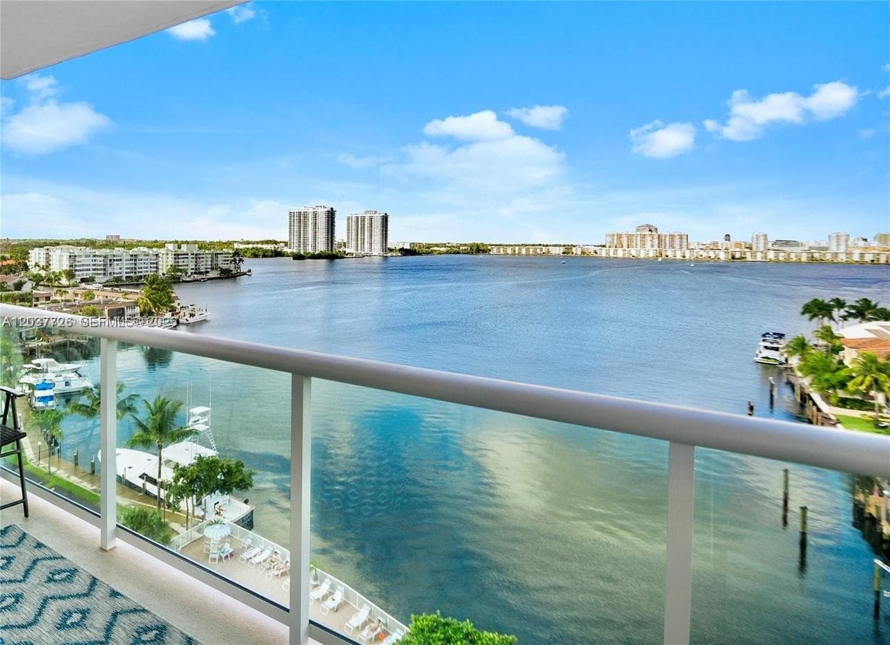 STRATFORT HOUSE · #803 in North Miami Beach - Photo 3