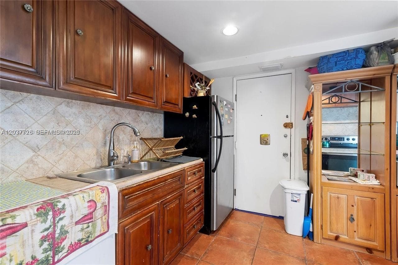 STRATFORT HOUSE · #803 in North Miami Beach - Photo 20