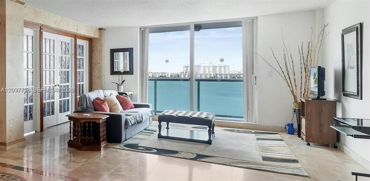 STRATFORT HOUSE · #803 in North Miami Beach - Photo 10