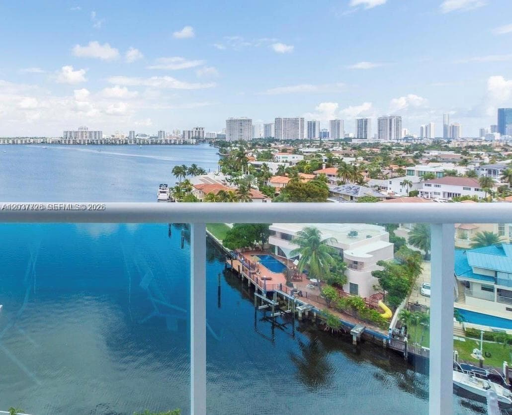 STRATFORT HOUSE · #803 in North Miami Beach - Photo 4