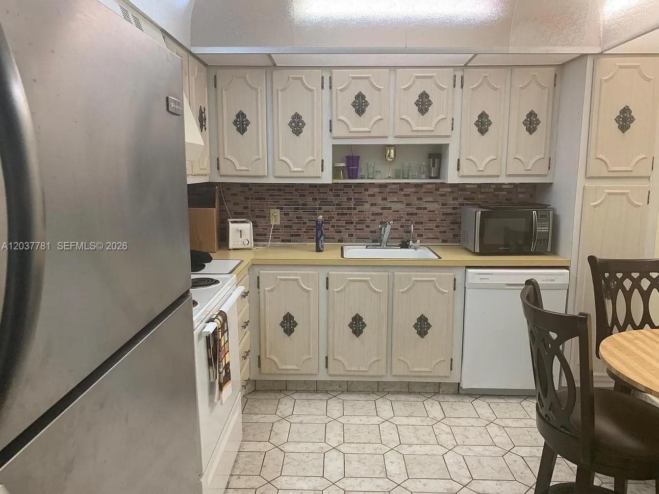 ADMIRALS PORT CONDO WEST · #2107W in Aventura - Photo 13