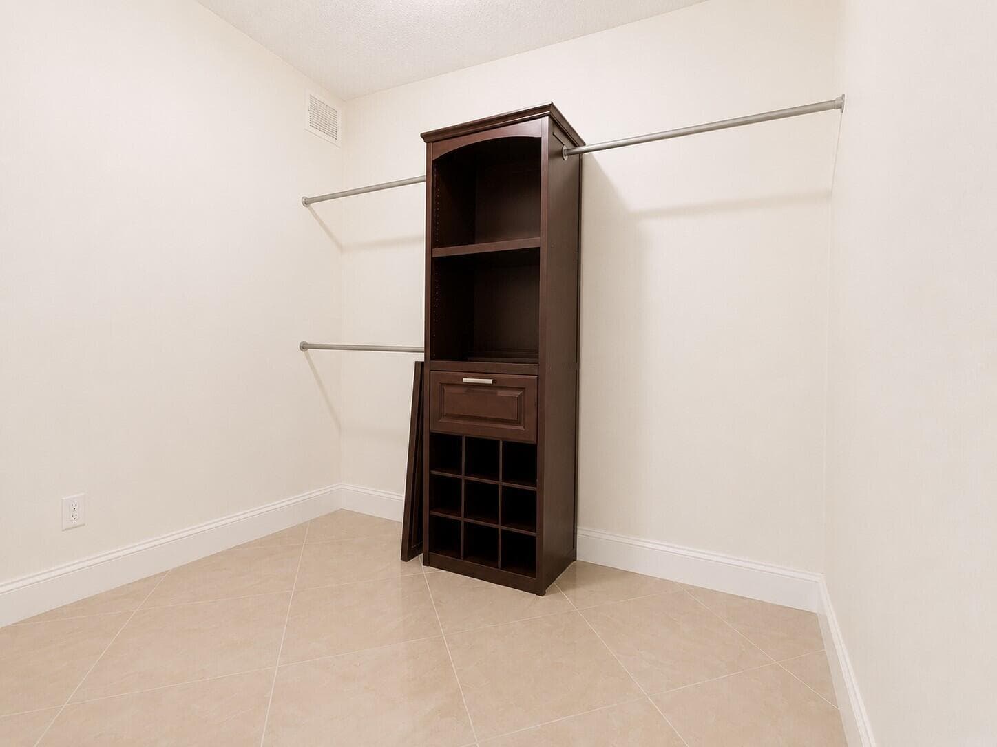 Closet Primary Bedroom
