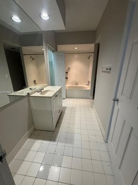 VILLAGE BY THE BAY CONDO · #12116 in Aventura - Photo 18