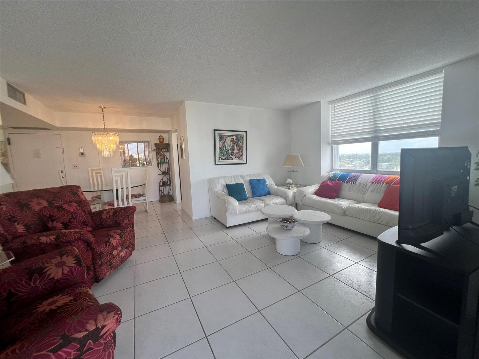 Living/dining room