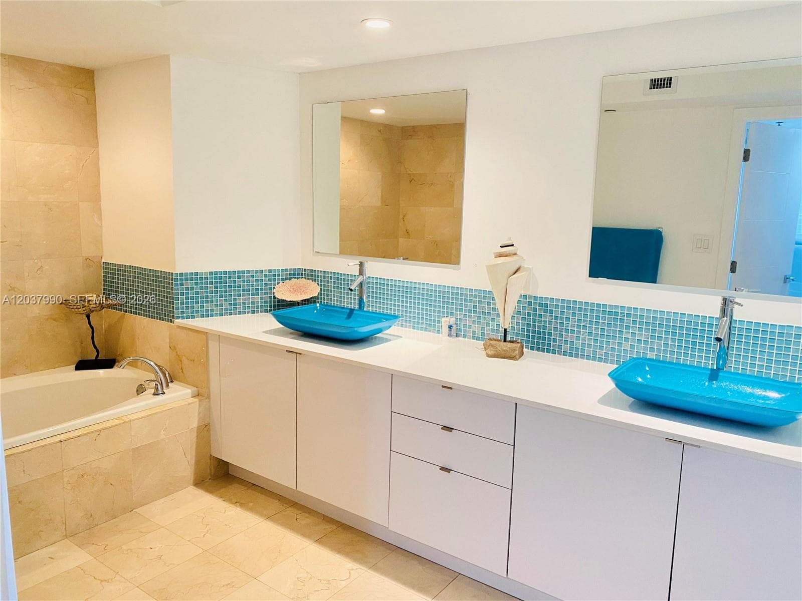 THE COLLINS CONDO · #1205 in Miami Beach - Photo 7