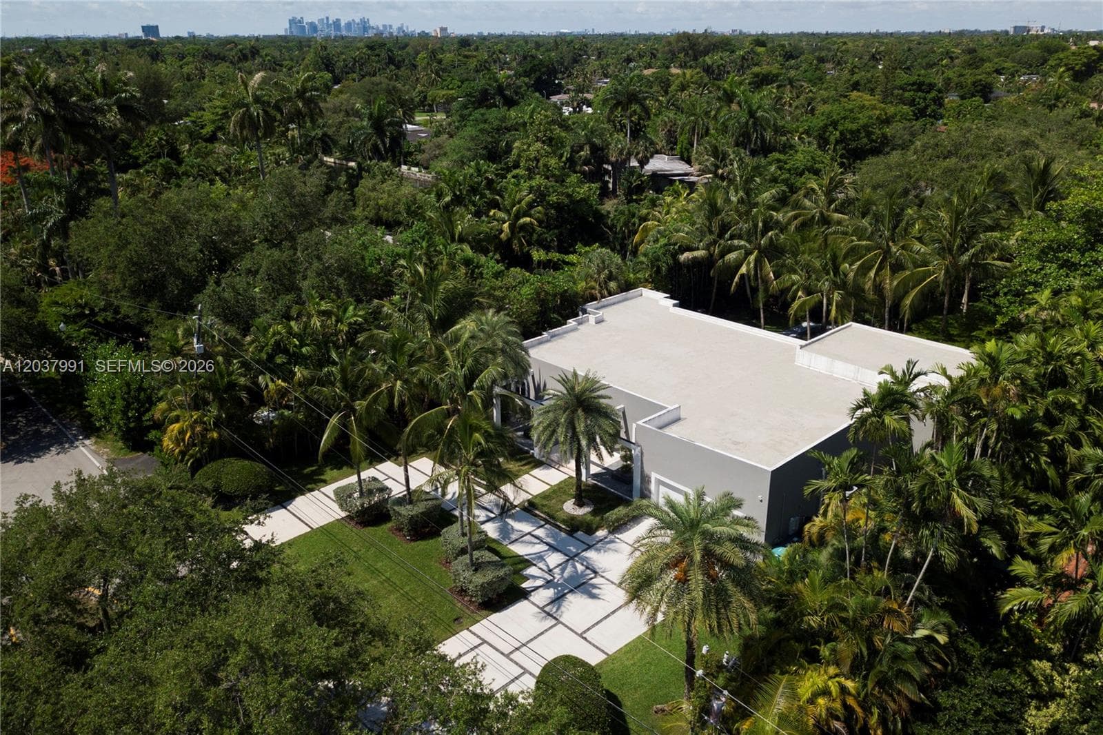 11900 Griffing Blvd photo 40
