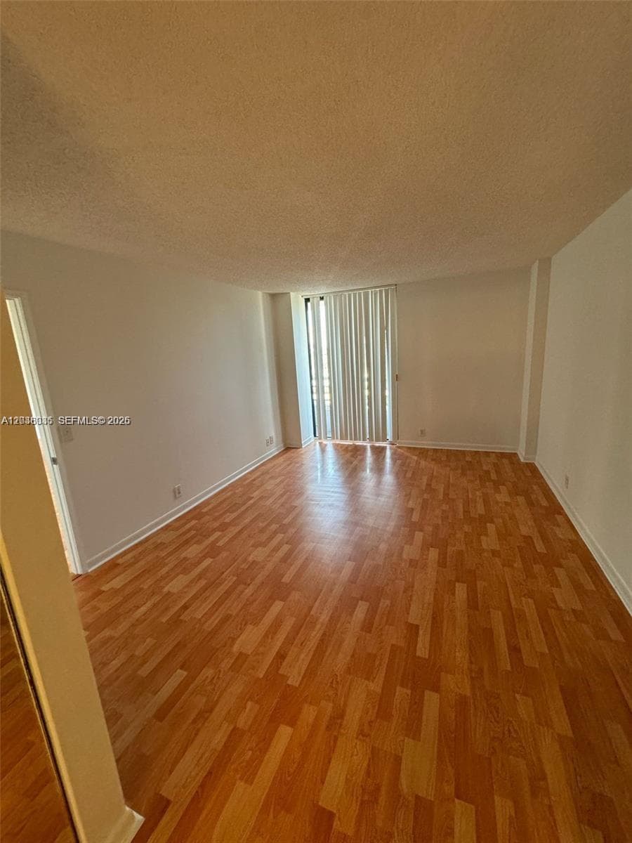 PARC CENTRAL AVENTURA SOU · #410 in Aventura - Photo 2