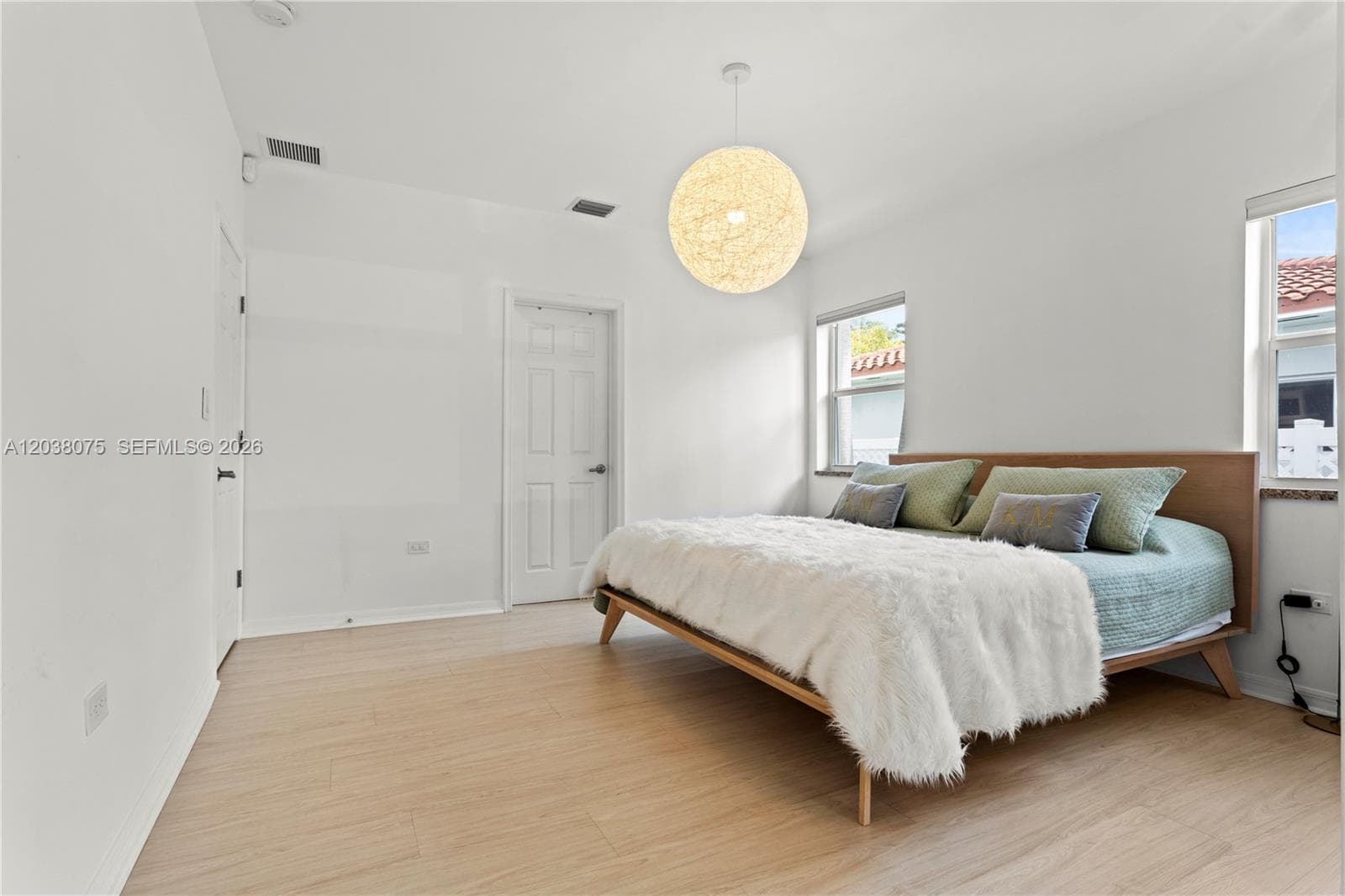 7611 Miami View Dr photo 32