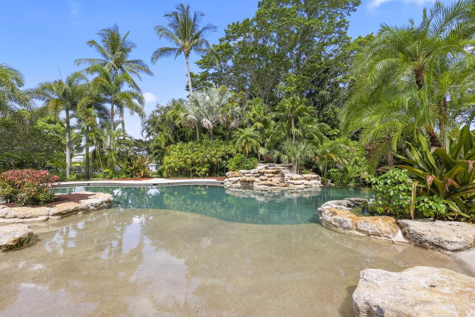 6001 Le Lac Road - 37.jpg-SMALL
