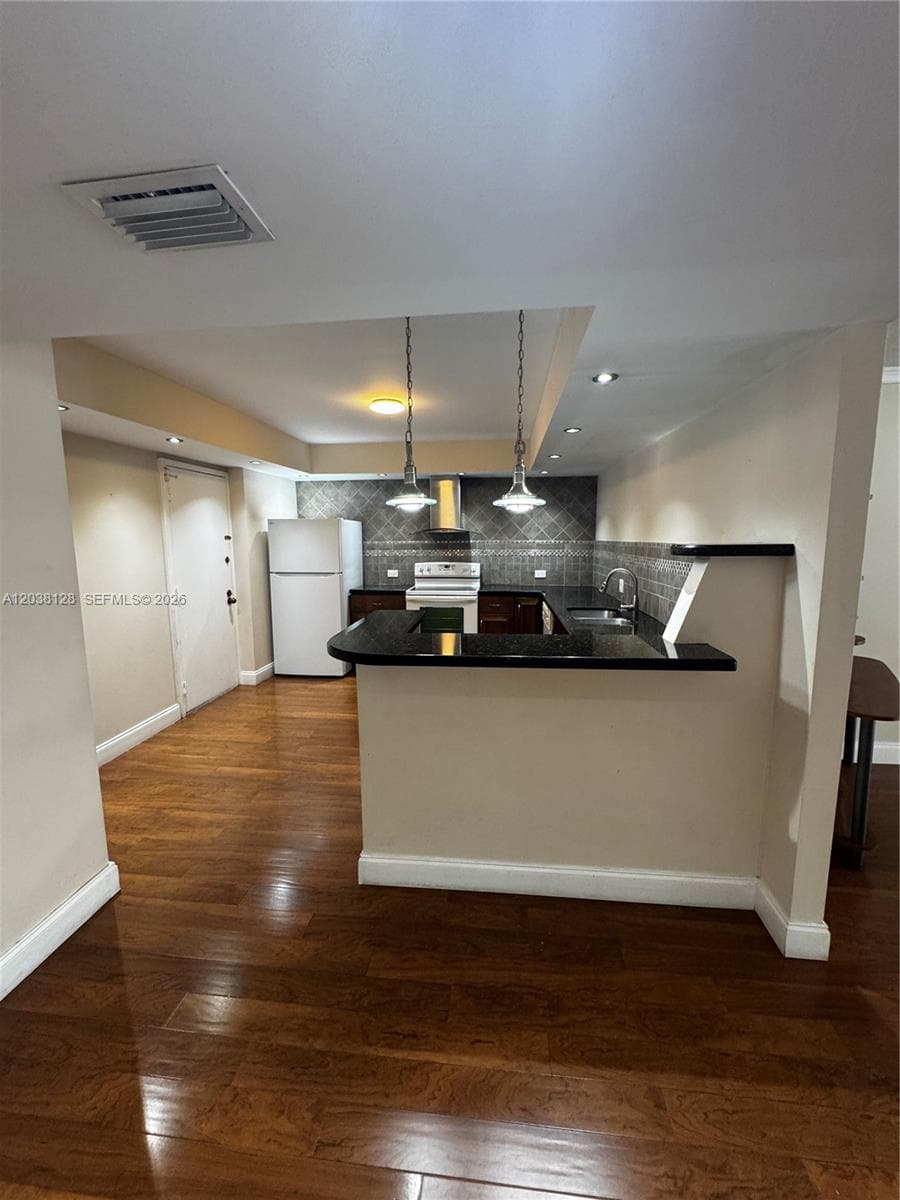 OLYMPUS CONDO PHASE · #622 in Hallandale Beach - Photo 11