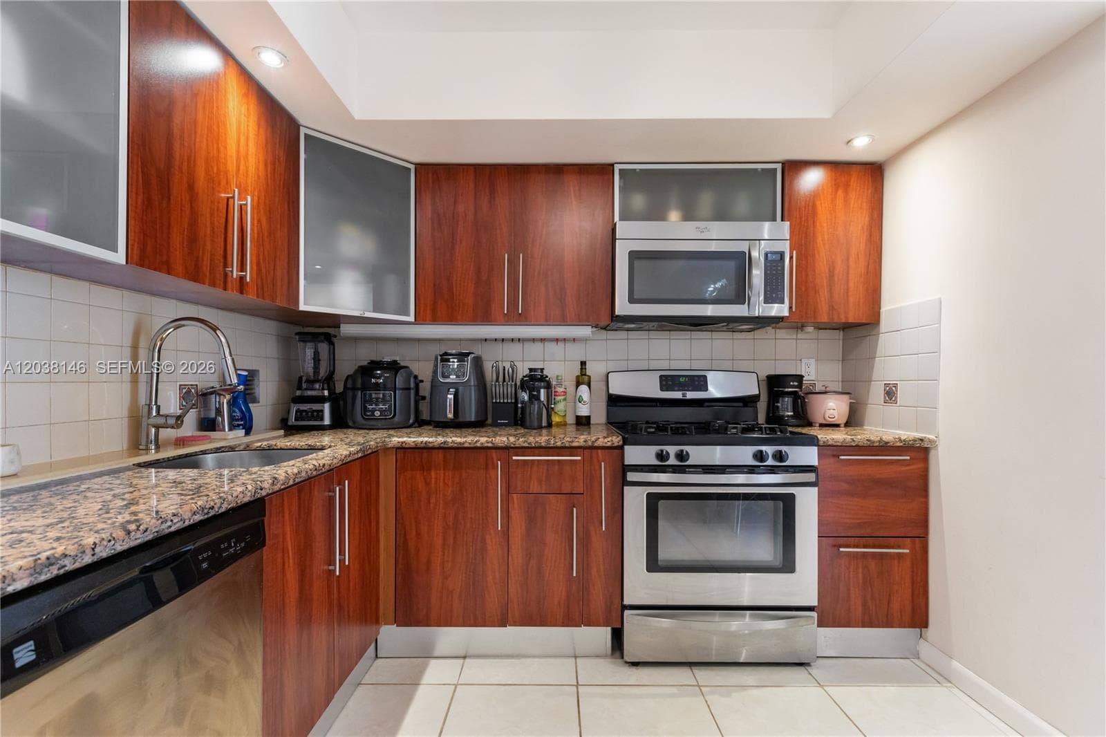 PARKER PLAZA · #307 in Hallandale Beach - Photo 12