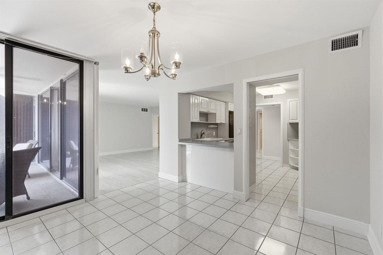 21-web-or-mls-124_Lakeshore_Dr_Unit_8280