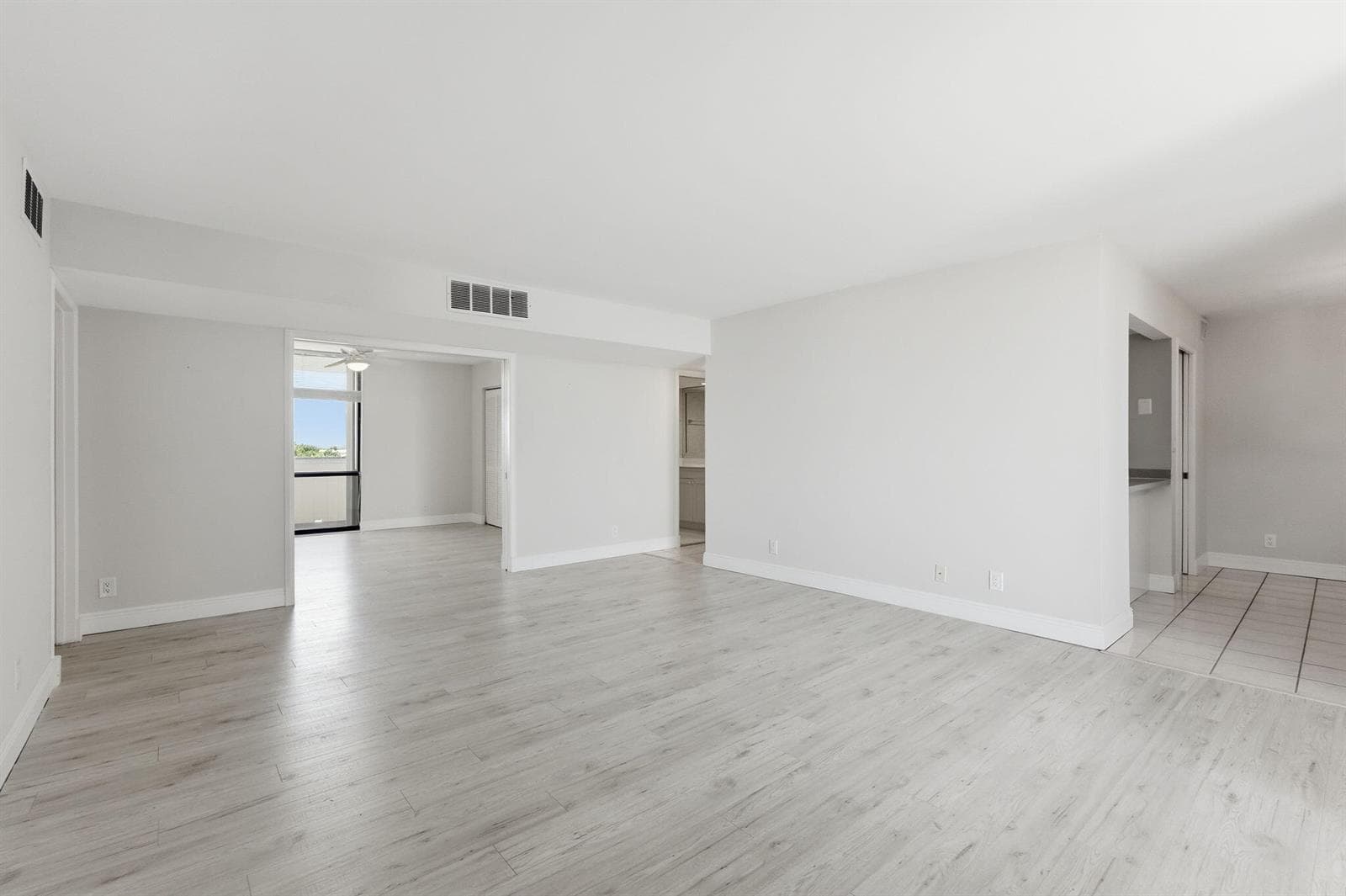 14-web-or-mls-124_Lakeshore_Dr_Unit_8280