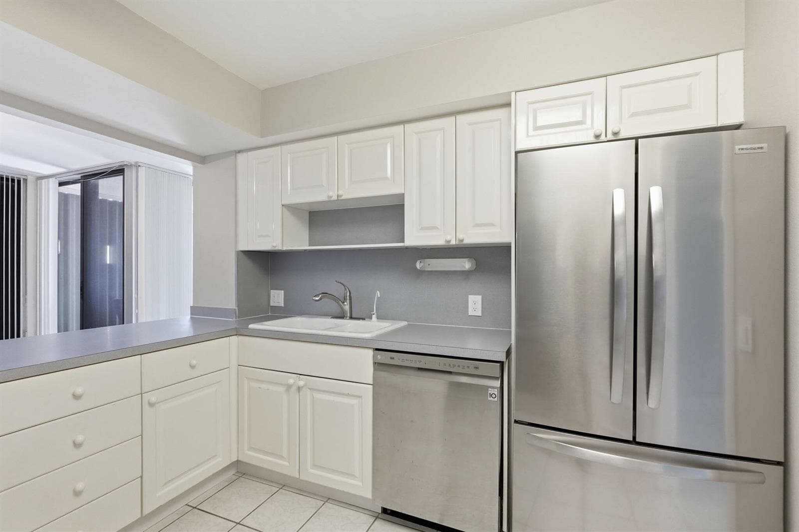 19-web-or-mls-124_Lakeshore_Dr_Unit_8280