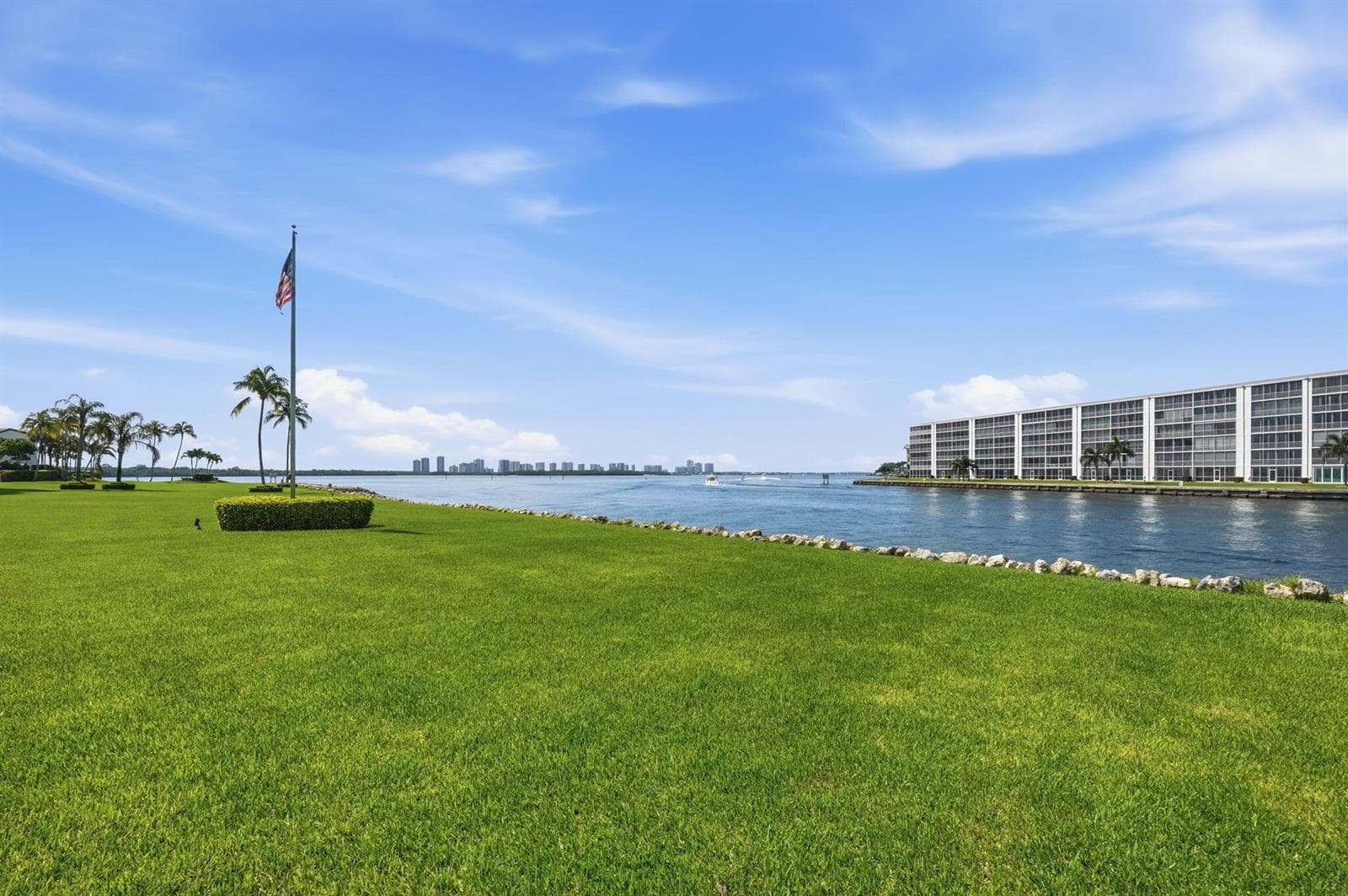 33-web-or-mls-124_Lakeshore_Dr_Unit_8280