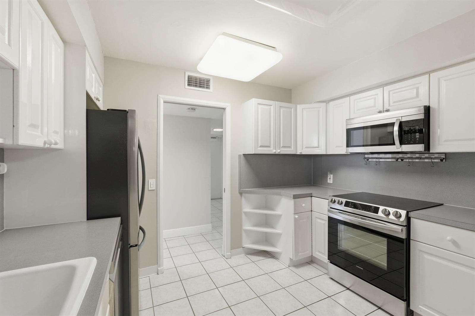 18-web-or-mls-124_Lakeshore_Dr_Unit_8280