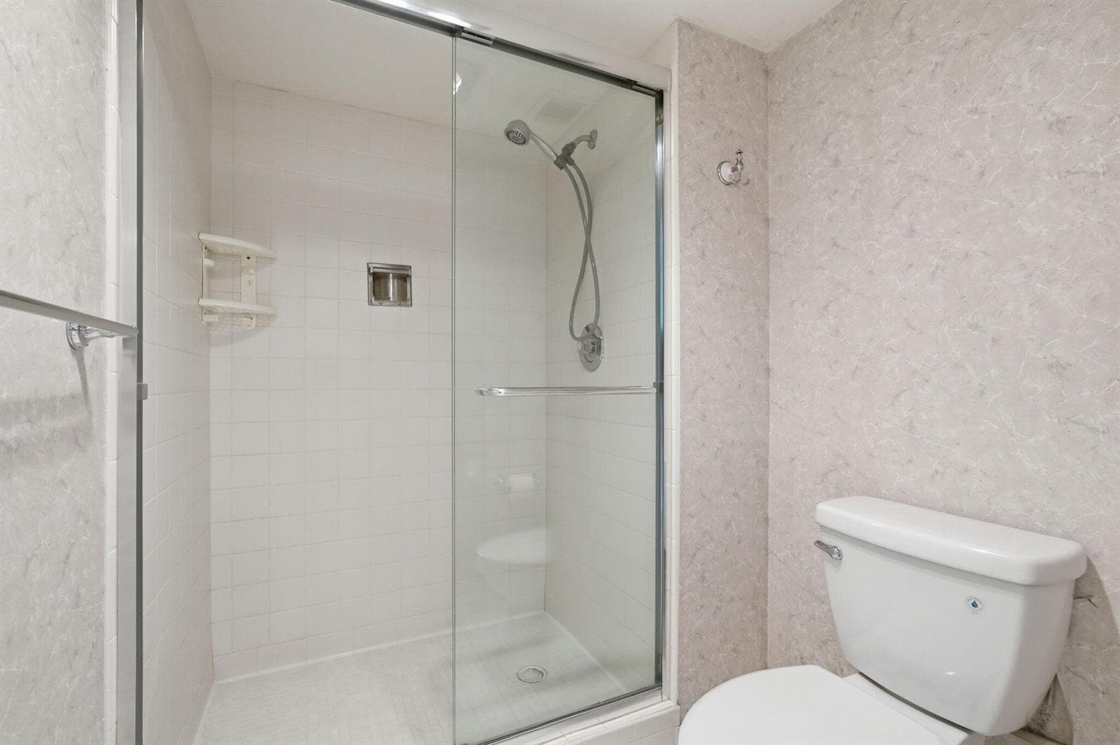 11-web-or-mls-124_Lakeshore_Dr_Unit_8280