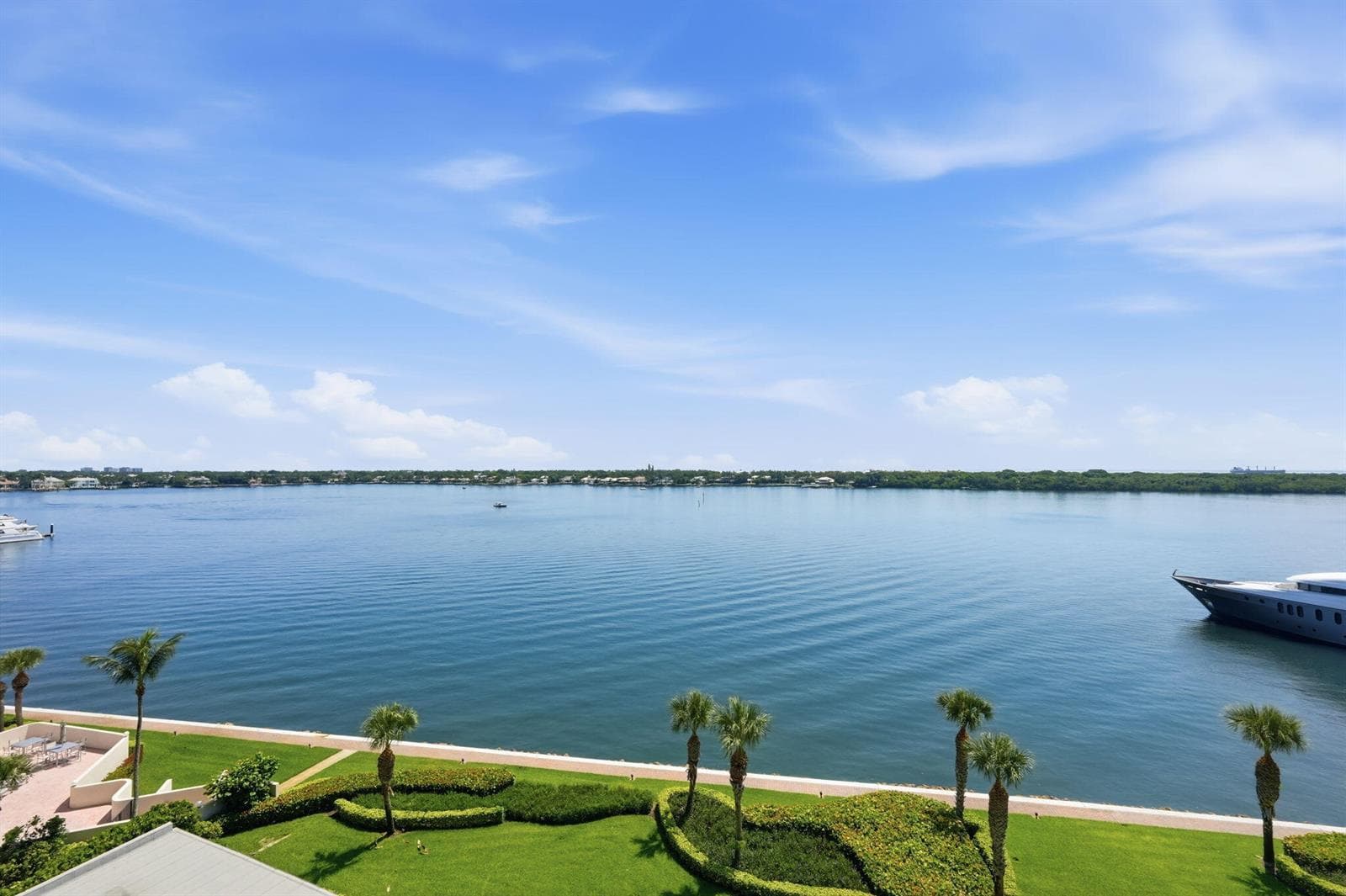 25-web-or-mls-124_Lakeshore_Dr_Unit_8280