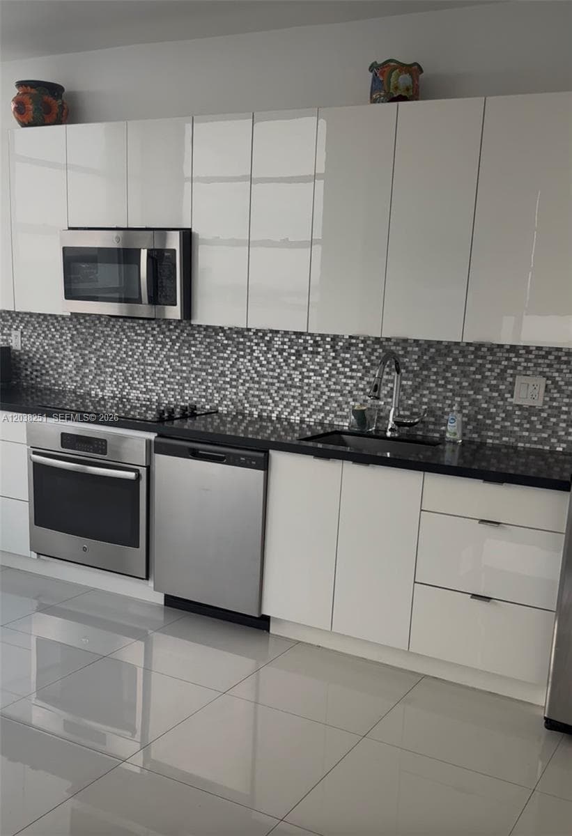 MAJORCA TOWERS CONDO · #PH-8 in North Miami - Photo 2