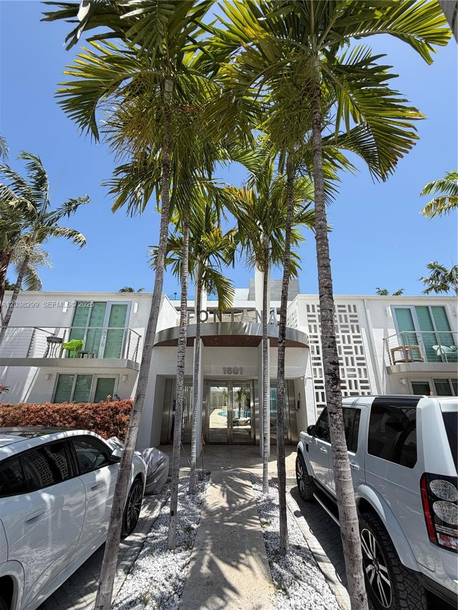 FONTANA CONDO · #212 in Miami Beach - Photo 3