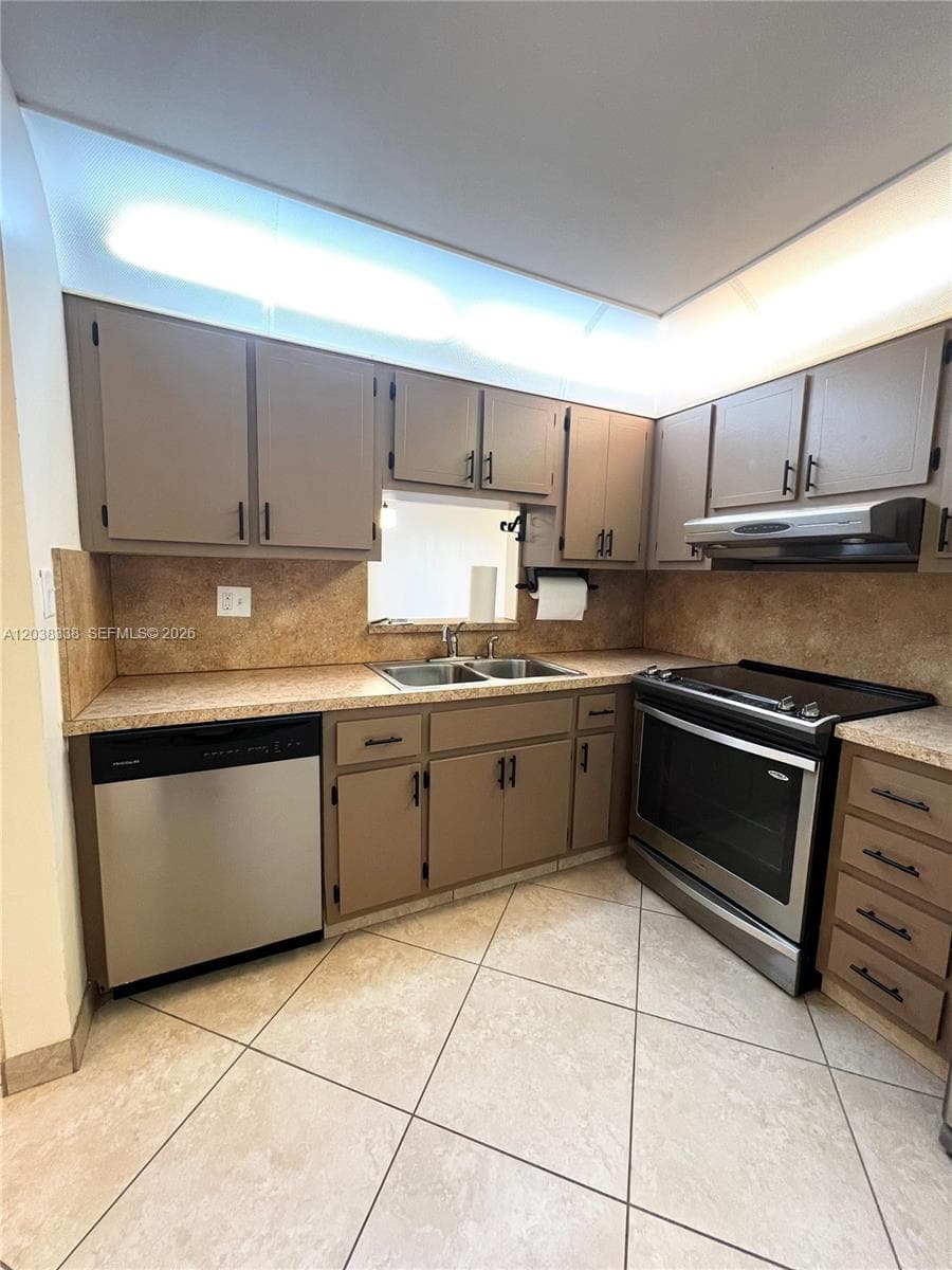 CAPRI GARDENS CONDO · #A302 in North Miami - Photo 3
