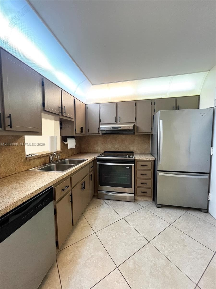 CAPRI GARDENS CONDO · #A302 in North Miami - Photo 4