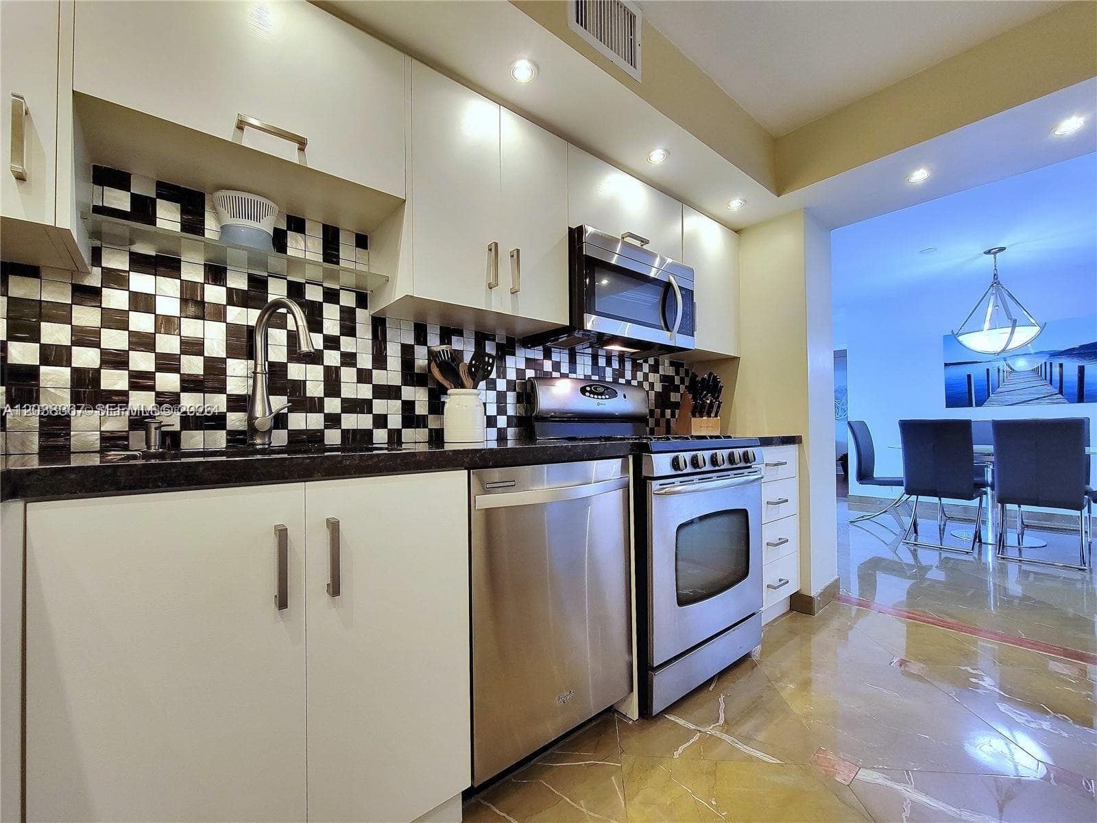 PARKER PLAZA CONDO ESTATE · #1718 in Hallandale Beach - Photo 5