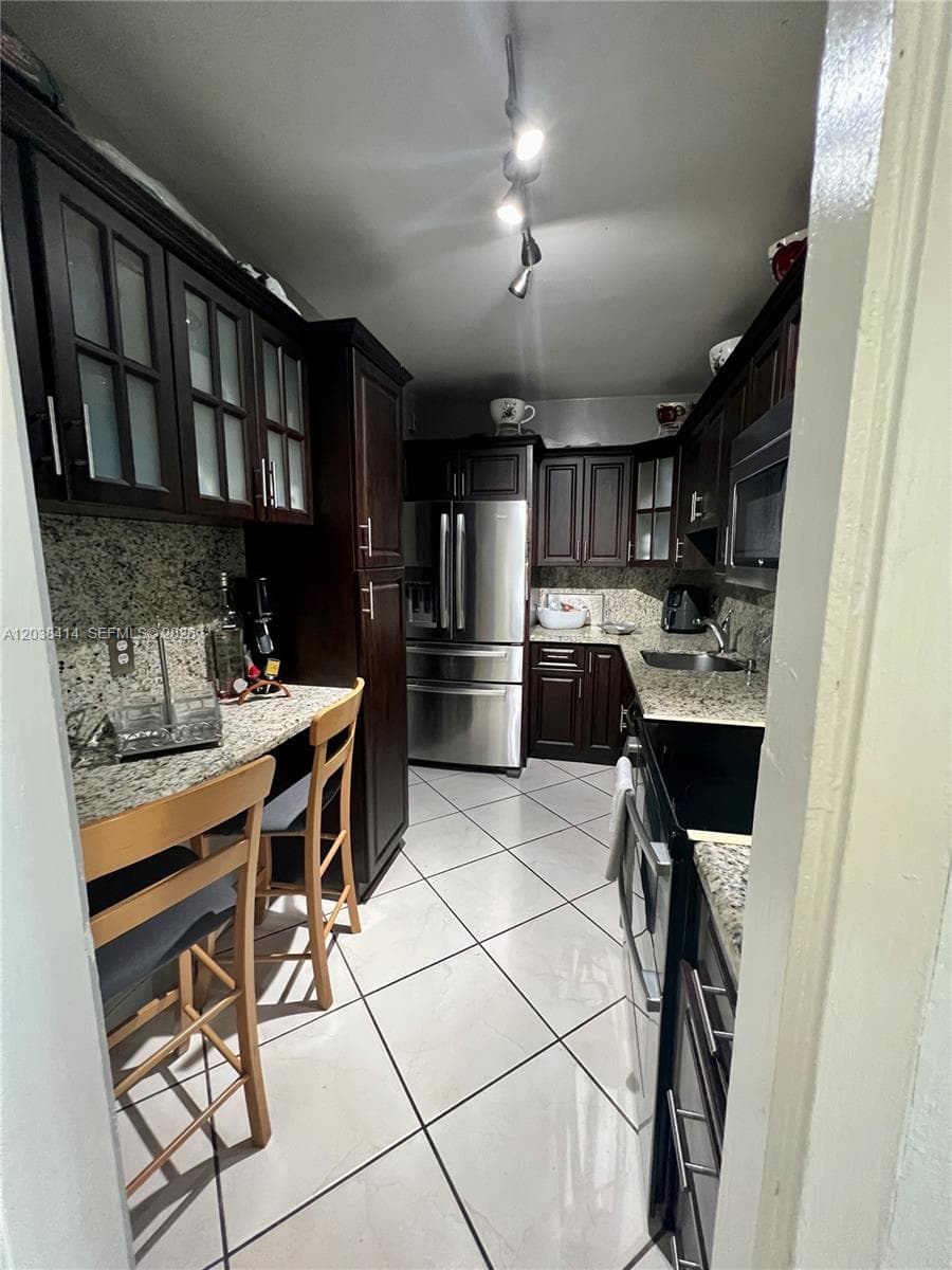TREASURE BAY CLUB CONDO · #2G in North Bay Village - Photo 4