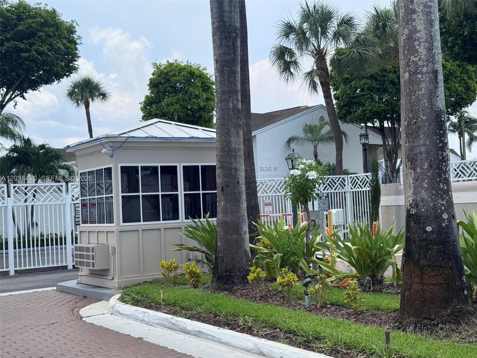 Antigua Country Club · #N-13 in Hialeah - Photo 3