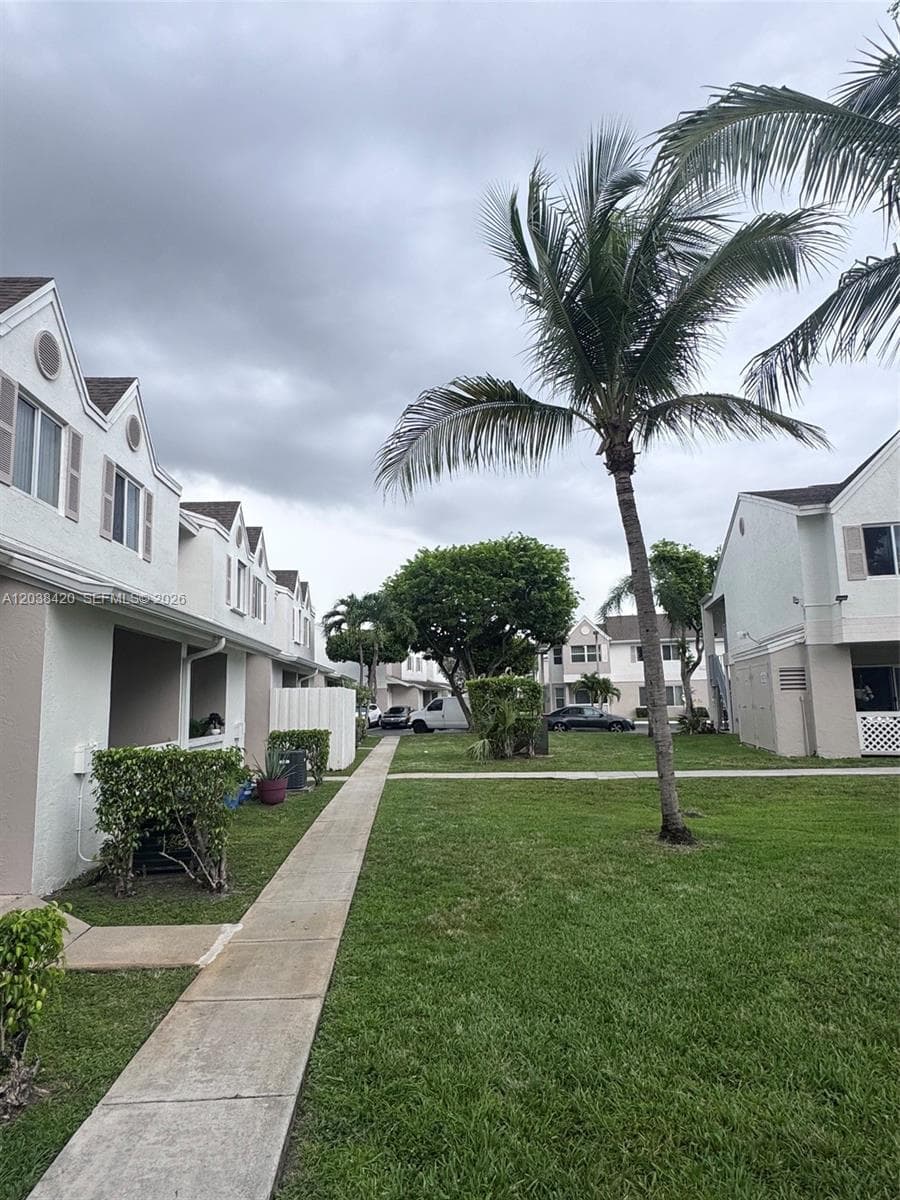 Antigua Country Club · #N-13 in Hialeah - Photo 5