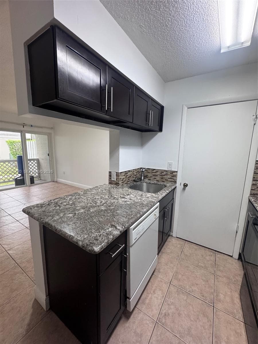 Antigua Country Club · #N-13 in Hialeah - Photo 30