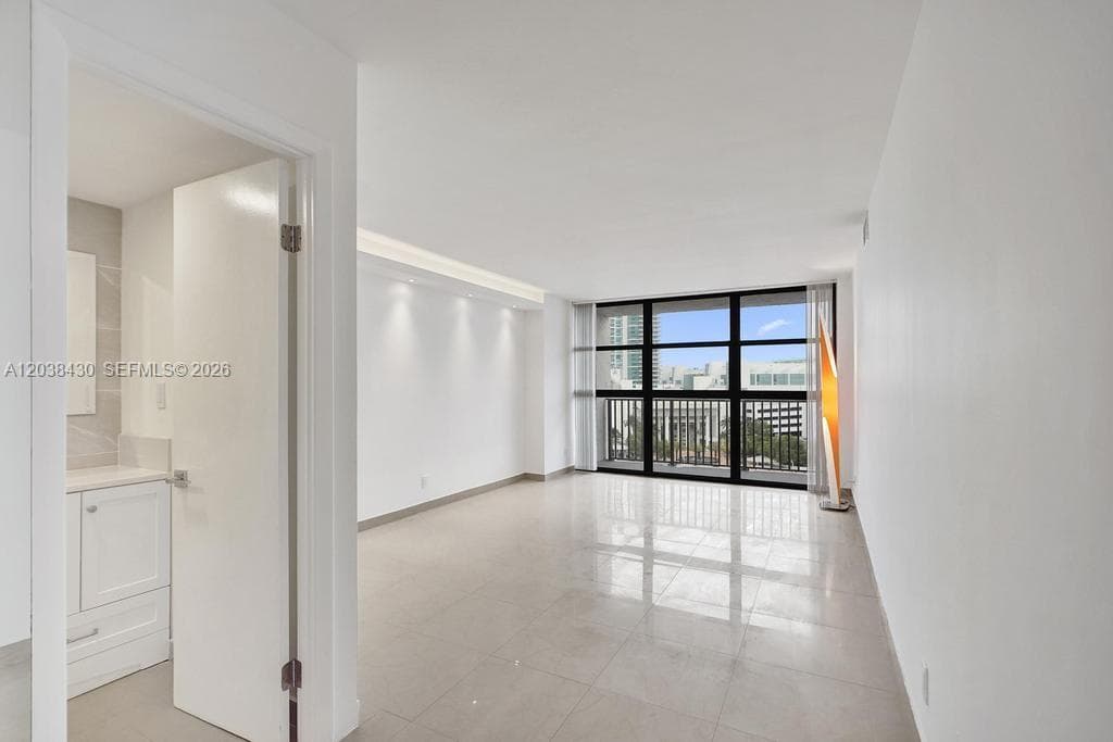 OCEANVIEW EAST · #1022 in Hallandale Beach - Photo 7