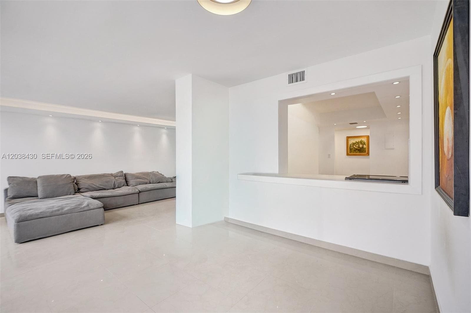 OCEANVIEW EAST · #1022 in Hallandale Beach - Photo 3