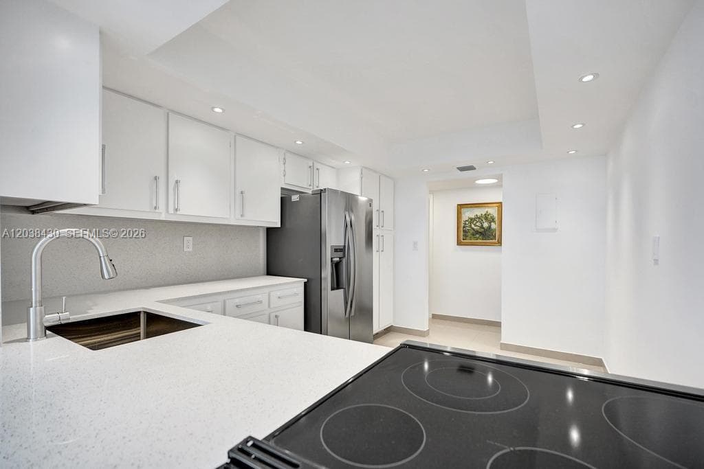 OCEANVIEW EAST · #1022 in Hallandale Beach - Photo 5