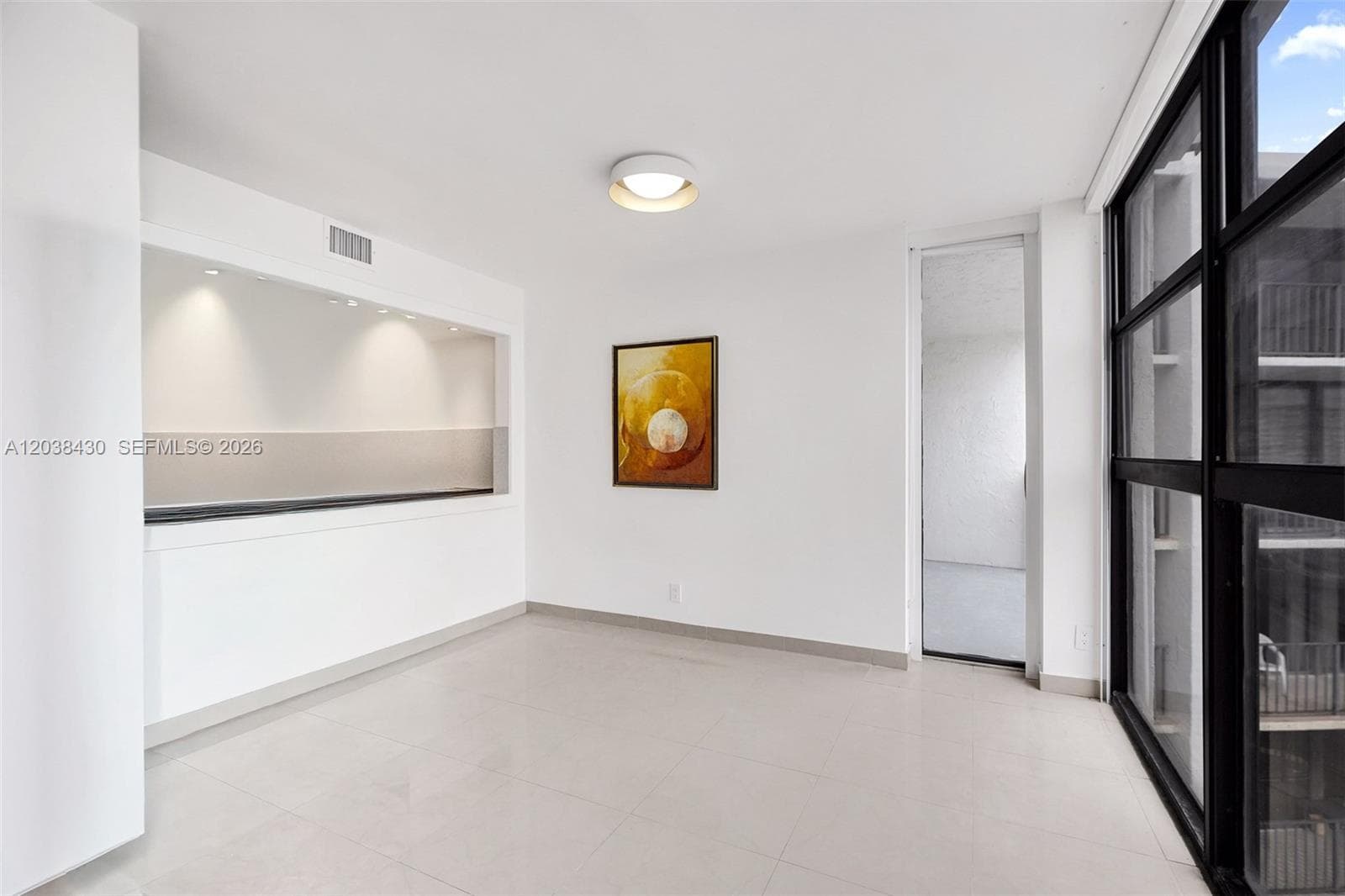 OCEANVIEW EAST · #1022 in Hallandale Beach - Photo 4