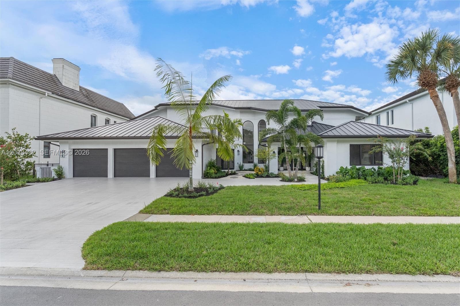 7190 Valencia Dr photo 2
