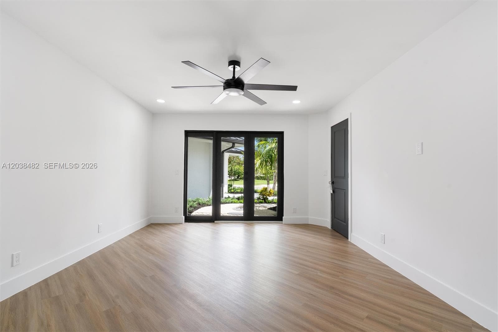 7190 Valencia Dr photo 20