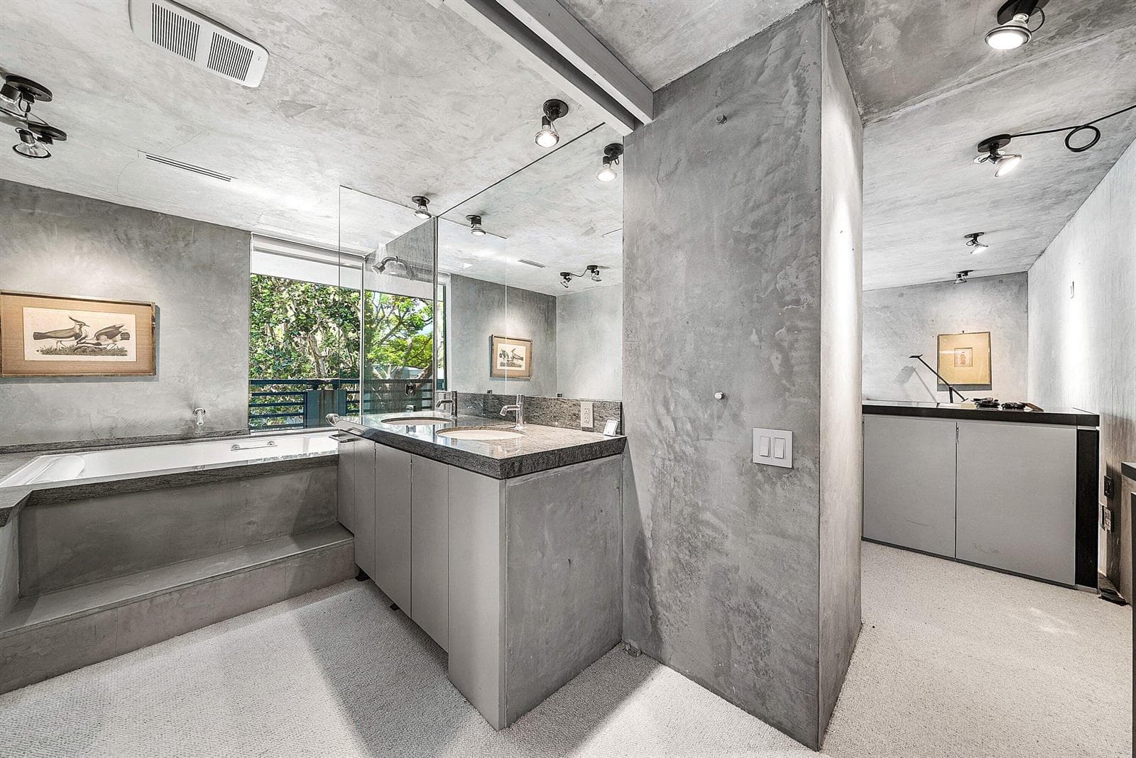 042-1496NorthLakeWay-PalmBeach-FL-33480-
