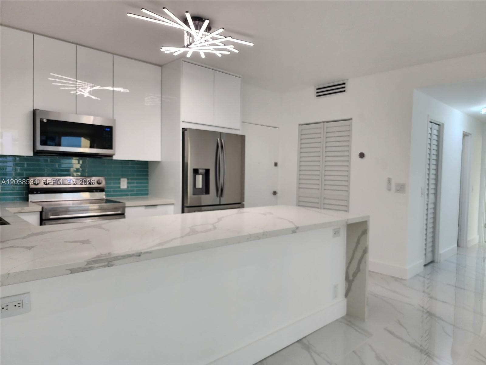 Alexander Towers · #716 in Hollywood - Photo 7
